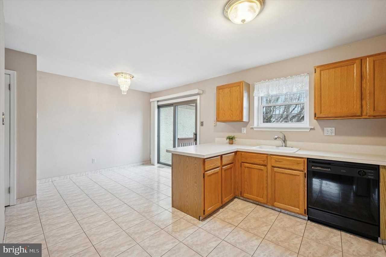 25 Ruth Rd - Photo 4 of 15