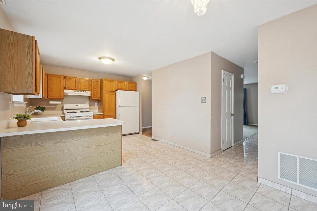 25 Ruth Rd - Photo 7 of 15