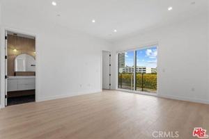 featured image of 1525 South Carmelina Avenue