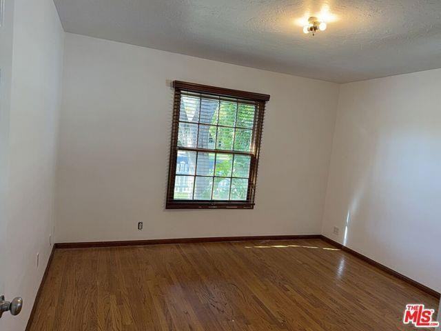 5500 Colbath Ave - Photo 3 of 8