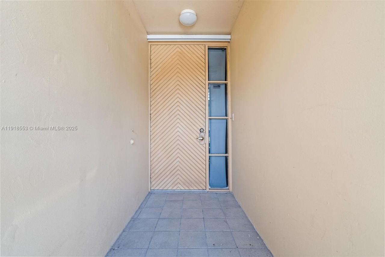 7003 Crown Gate Ct #0 - Photo 6 of 46