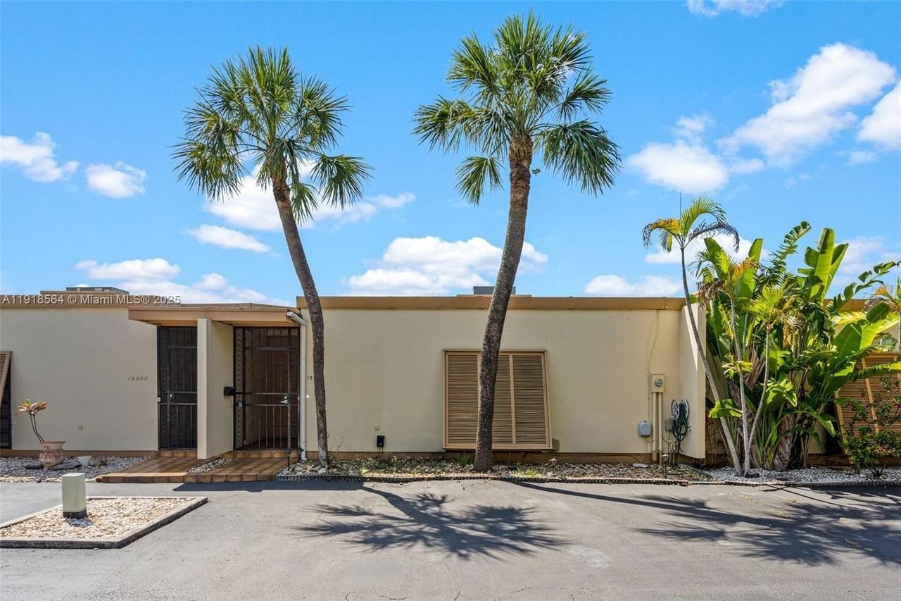 15504 Sharpecroft Dr #0 - Photo 3 of 48