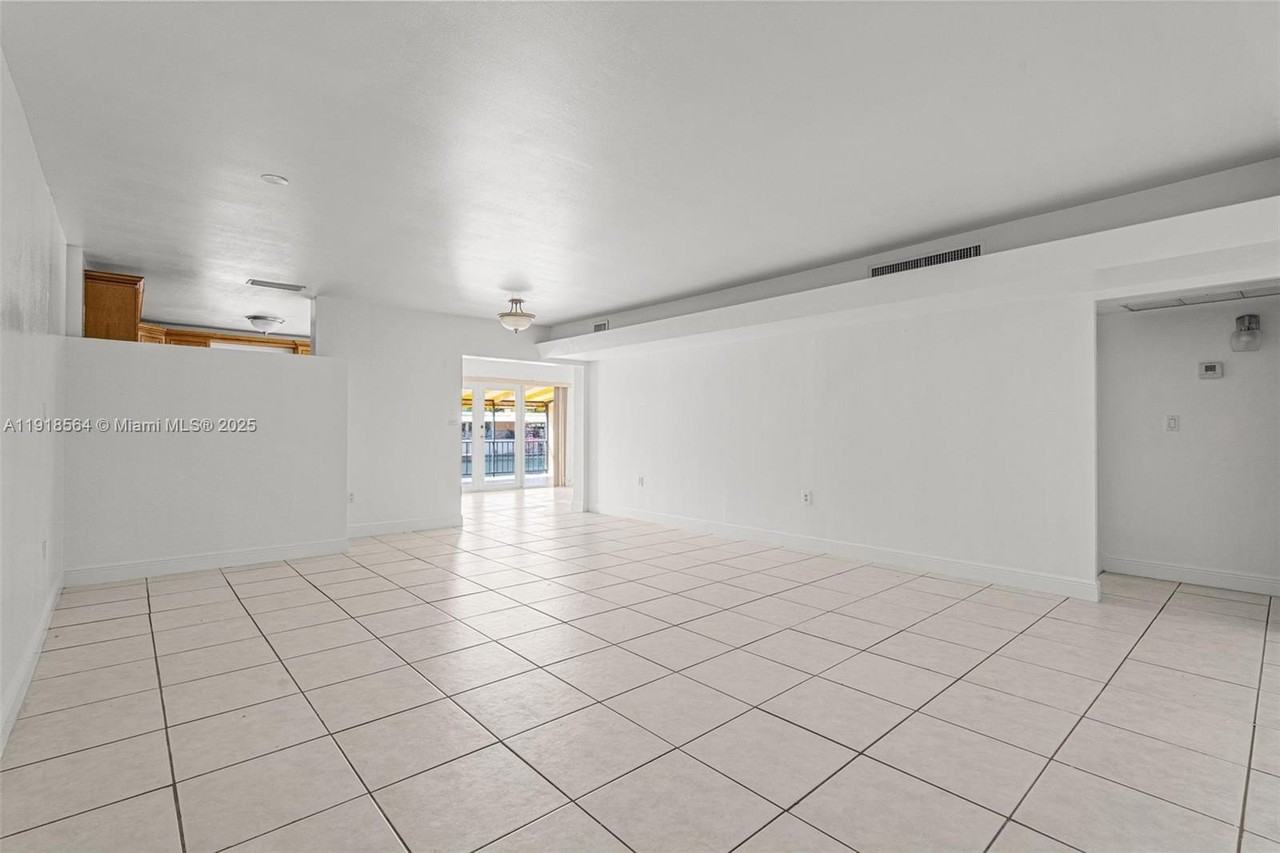 15504 Sharpecroft Dr #0 - Photo 7 of 48