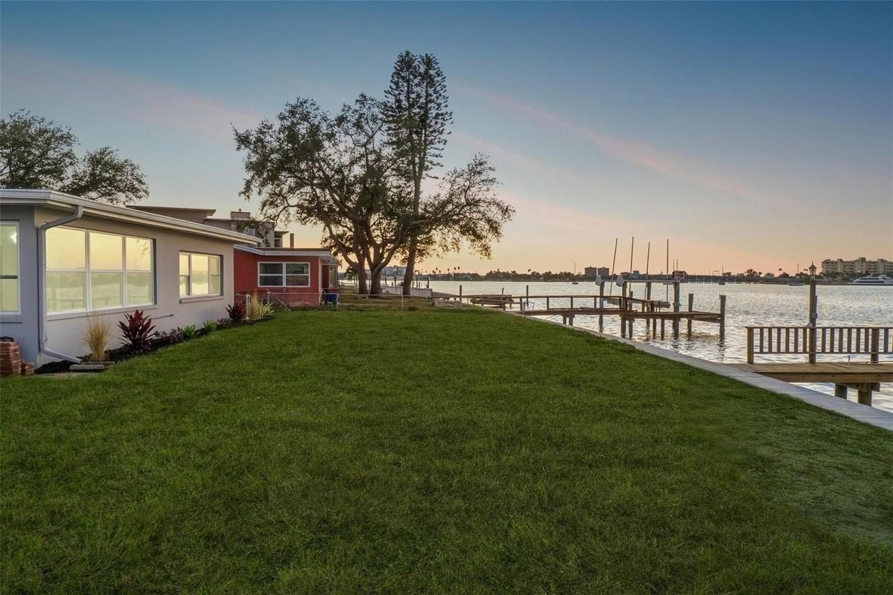 7160 S Shore Dr S - Photo 5 of 47