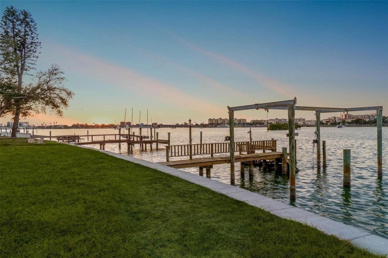 7160 S Shore Dr S - Photo 6 of 47