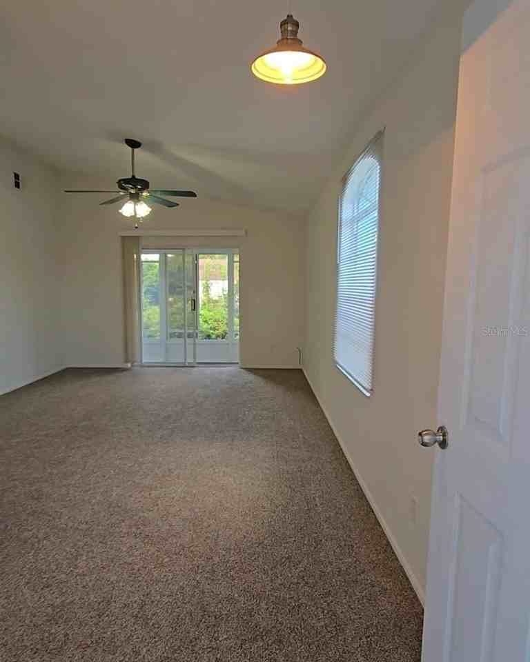 4225 San Rafael Ave - Photo 5 of 20