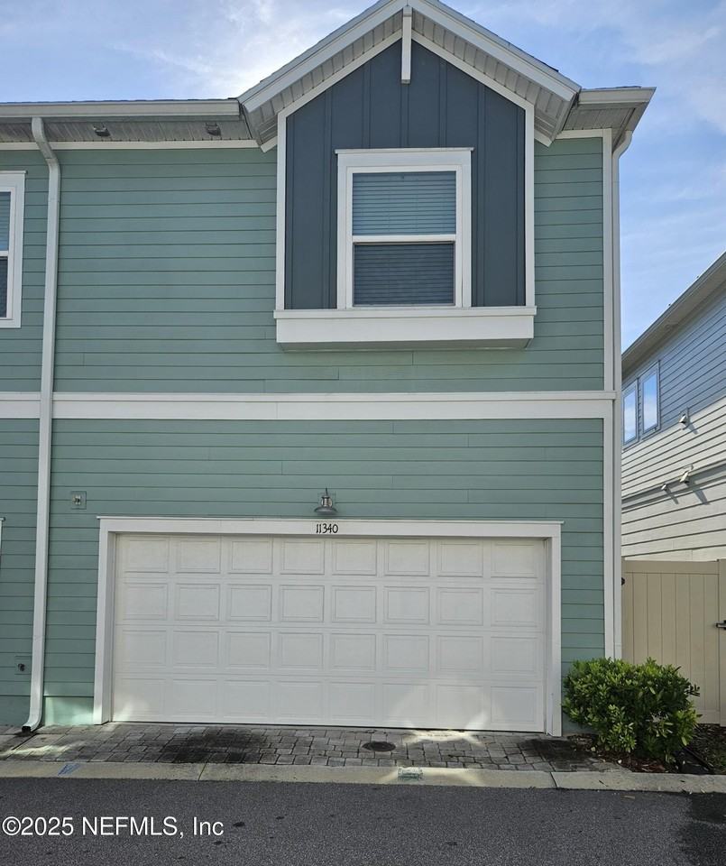 11340 Breakers Bay Way - Photo 3 of 37