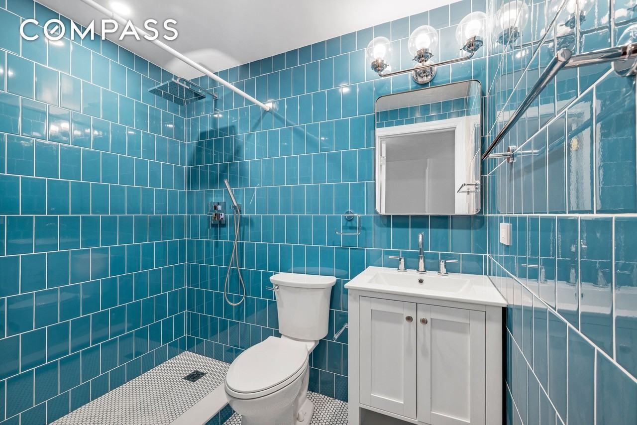 463 Saint Johns Pl #1 - Photo 3 of 6