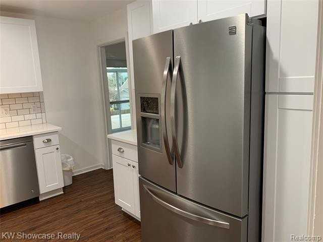 462 Algene St - Photo 3 of 26