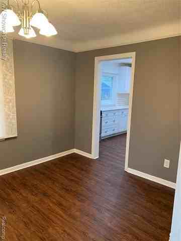 462 Algene St - Photo 7 of 26