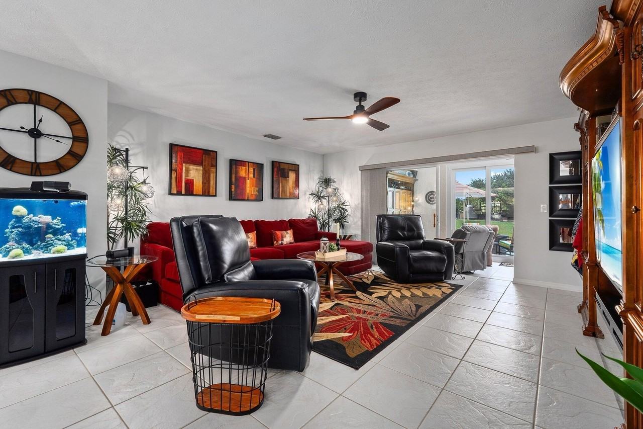 2186 Se Wild Meadow Cir - Photo 4 of 50