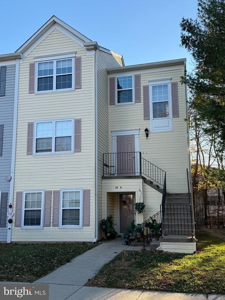 10L Amberstone Ct Apt L #L - Photo 2 of 25