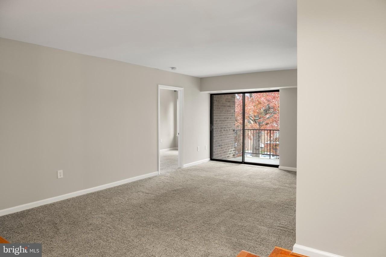 13 Silverwood Cir Apt 12 #12 - Photo 4 of 30