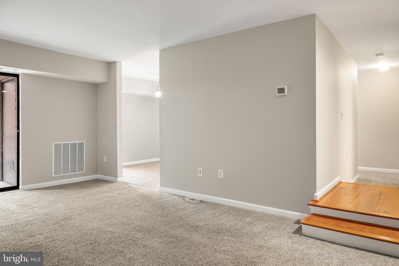 13 Silverwood Cir Apt 12 #12 - Photo 5 of 30