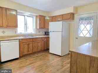 459 Queen Street - Photo 6 of 14