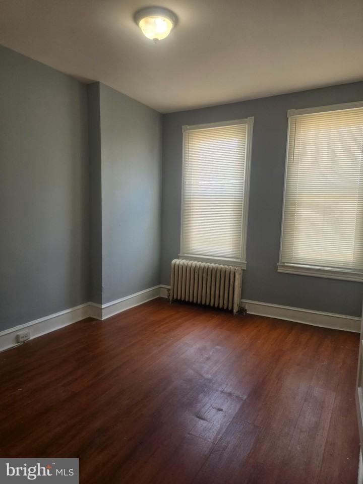 556 North Wanamaker Street - Photo 4 of 14