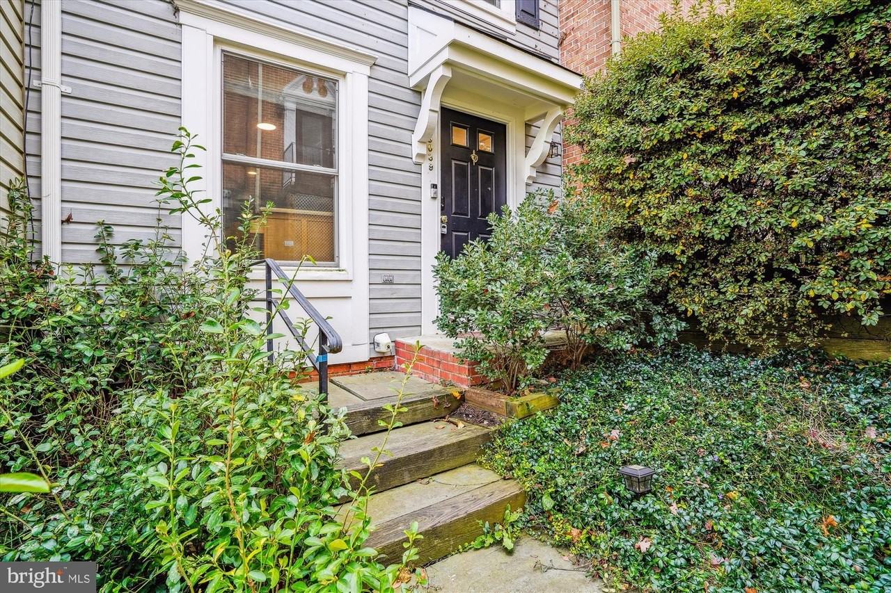 5039 9th St S - Photo 2 of 38