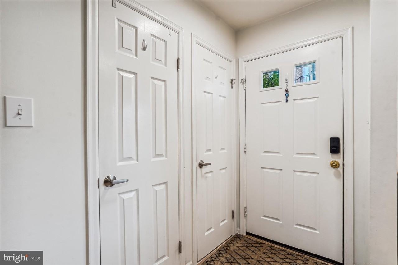 5039 9th St S - Photo 3 of 38