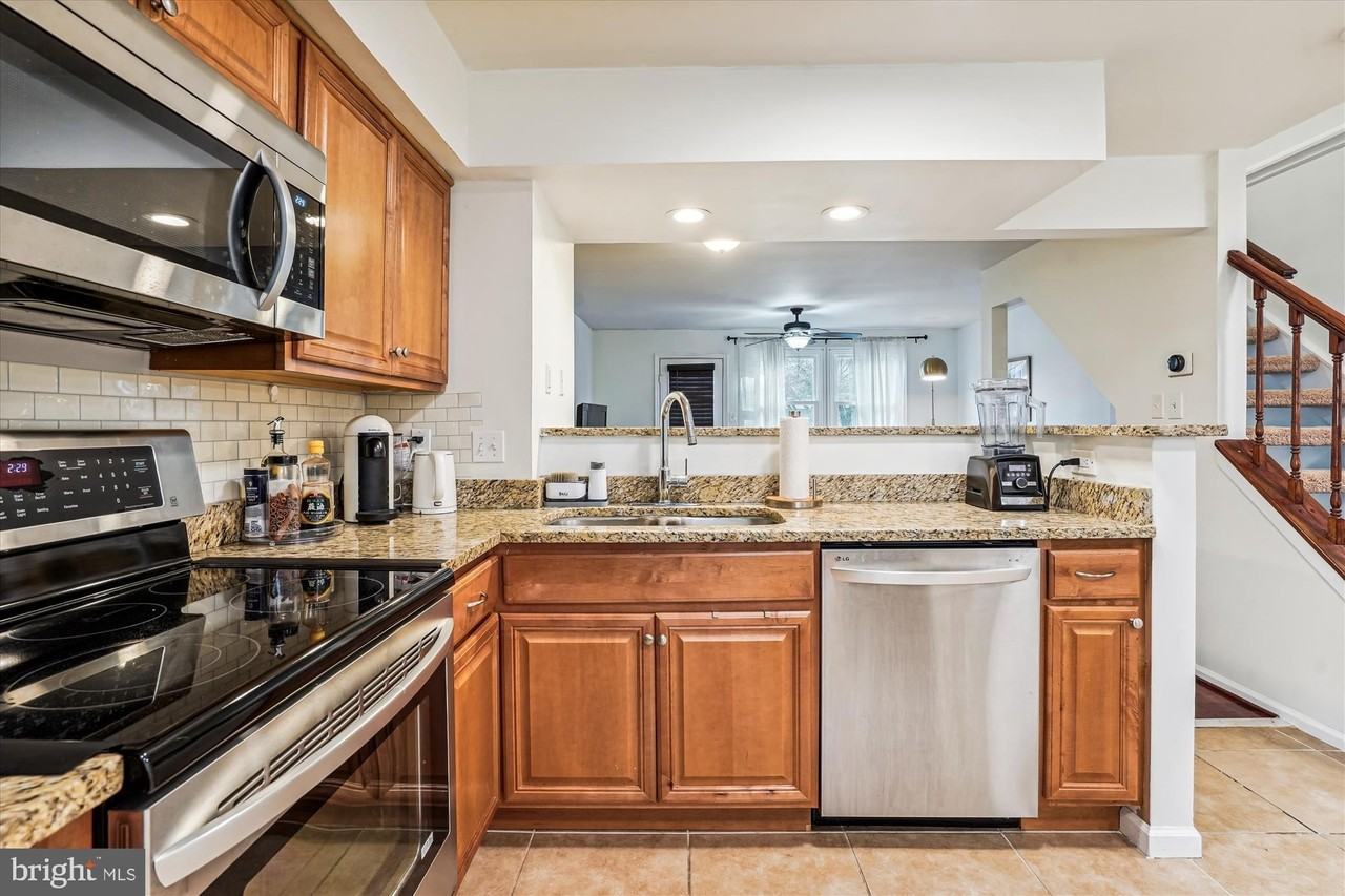 5039 9th St S - Photo 6 of 38