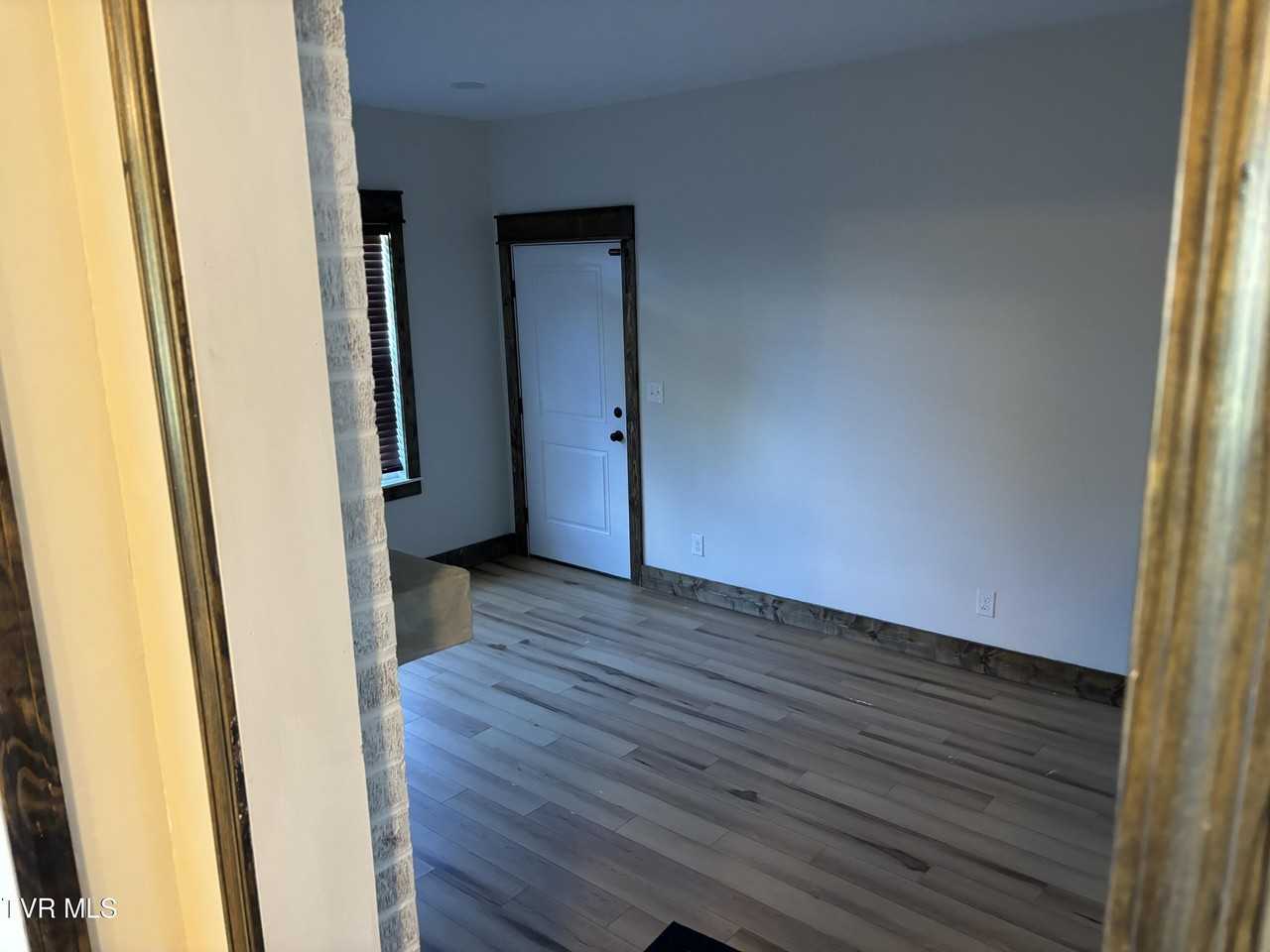 2703 W Walnut St - Photo 5 of 24