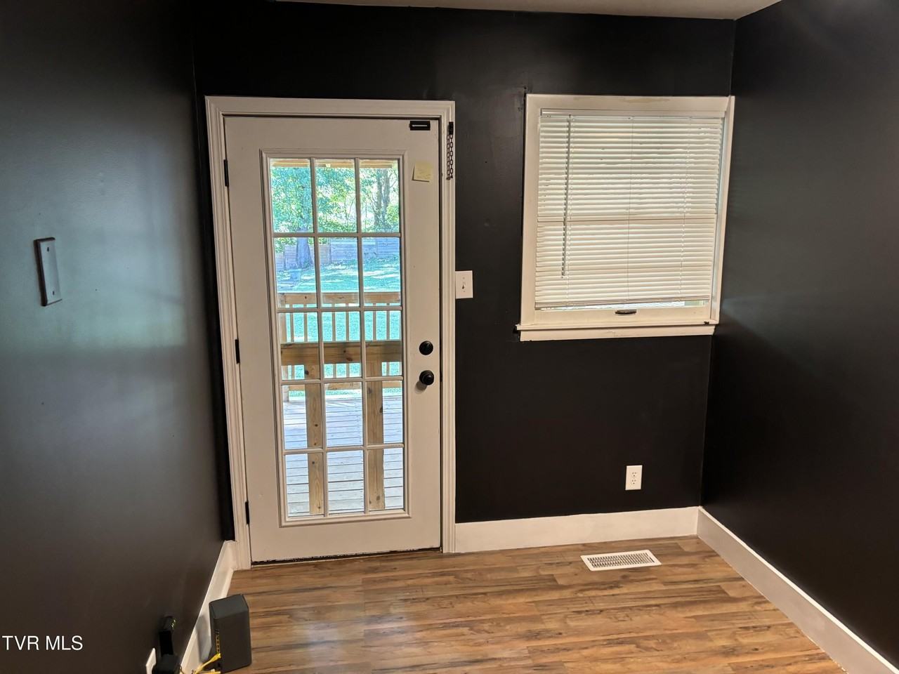 2703 W Walnut St - Photo 7 of 24