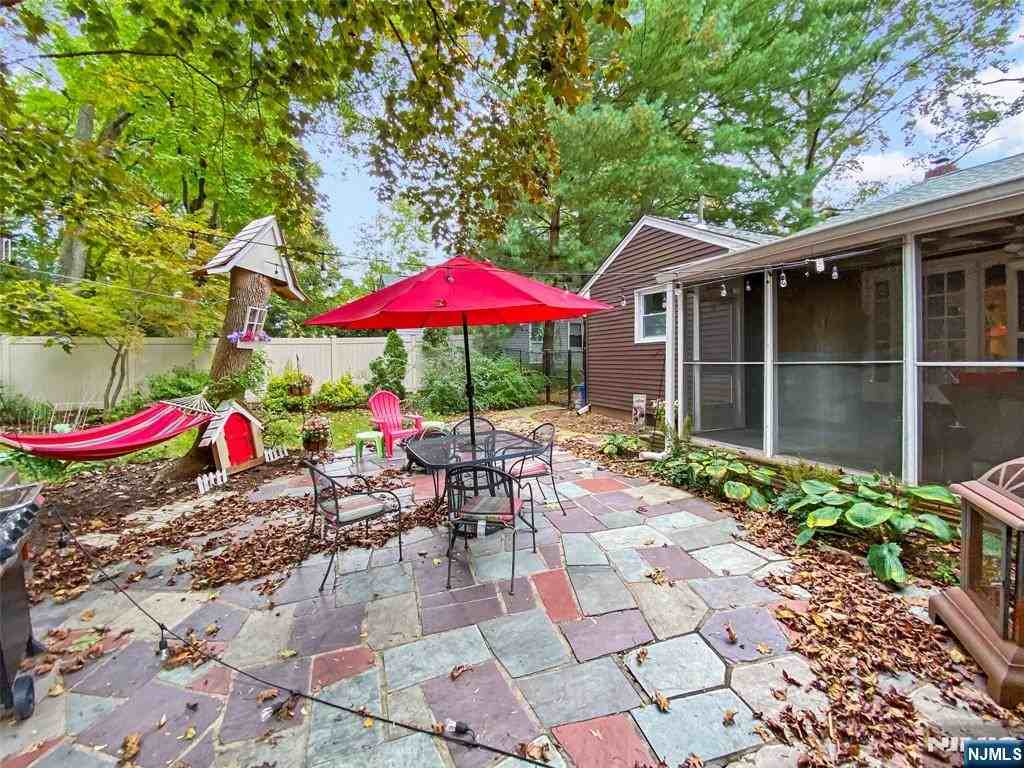 928 Oradell Avenue - Photo 3 of 25