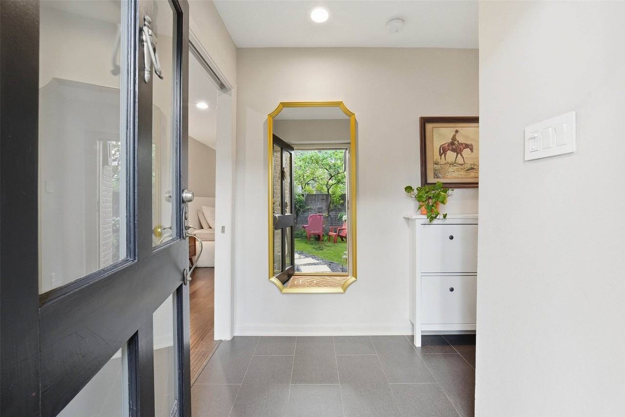 2310 Steel St - Photo 3 of 32