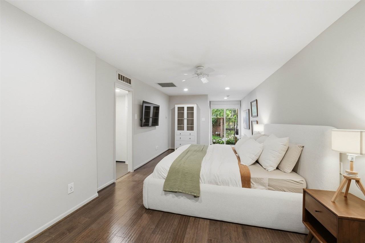 2310 Steel St - Photo 6 of 32