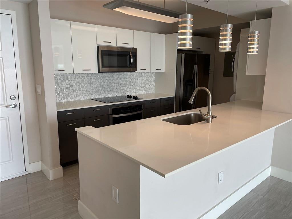 3020 Northeast 32nd Avenue - Photo 6 of 30