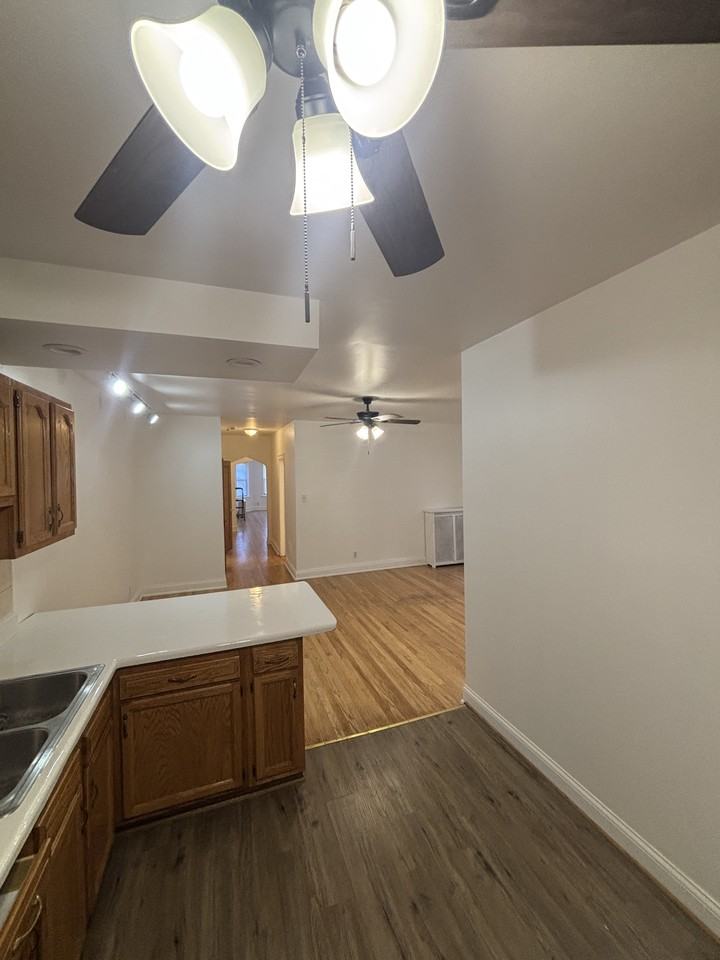 7635 South Yates Boulevard #2N - Photo 2 of 9