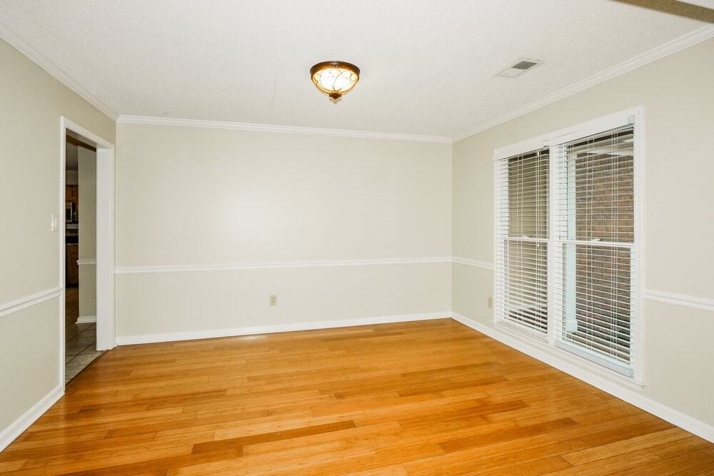 760 Gable Ln - Photo 7 of 17