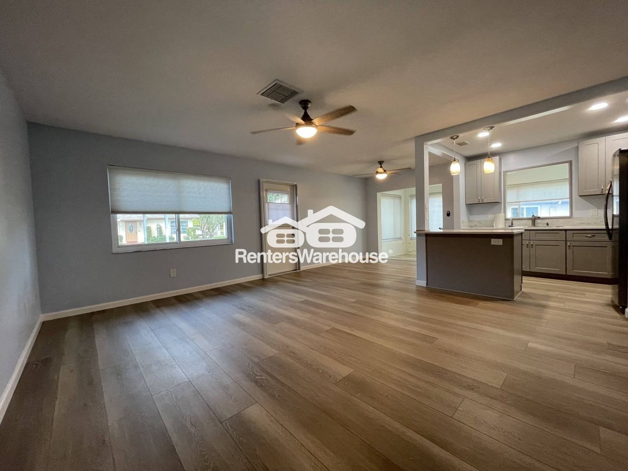 110 Gloucester Boulevard - Photo 4 of 26