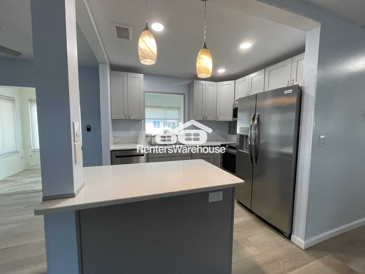 110 Gloucester Boulevard - Photo 5 of 26