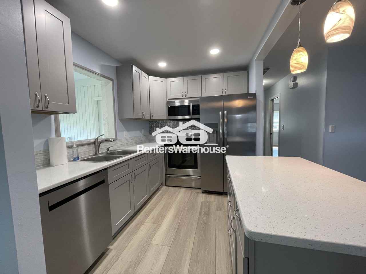 110 Gloucester Boulevard - Photo 6 of 26