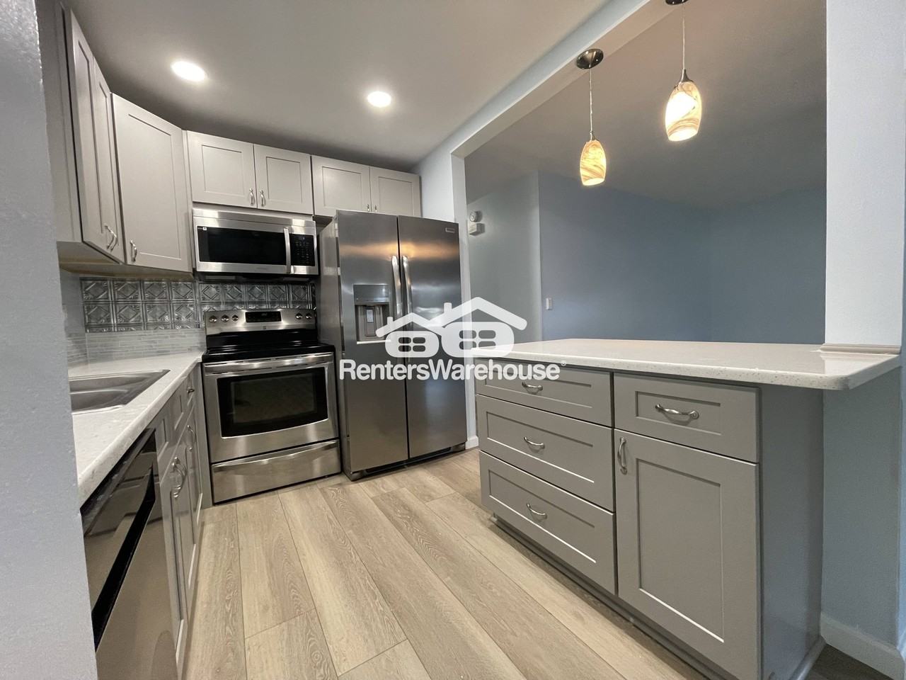 110 Gloucester Boulevard - Photo 7 of 26