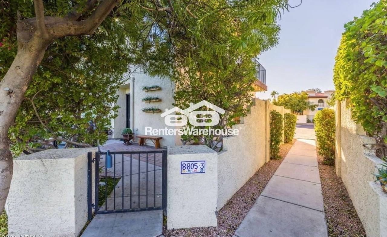 8805 S 51st St #3 - Photo 3 of 20