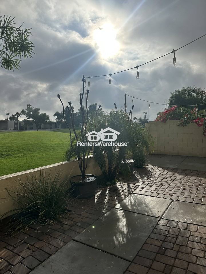 8805 S 51st St #3 - Photo 4 of 20