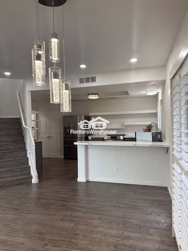 8805 S 51st St #3 - Photo 6 of 20