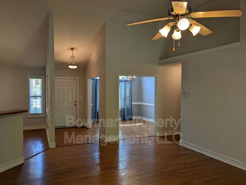 503 Southern Court - Photo 5 of 36