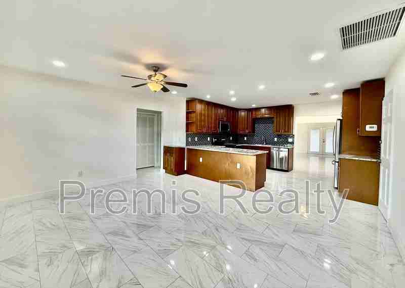 2014 Pinehurst Dr - Photo 2 of 31