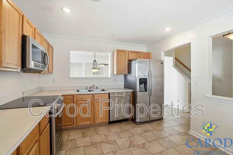 3405 Broadwick St - Photo 5 of 23