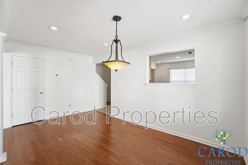 3405 Broadwick St - Photo 7 of 23