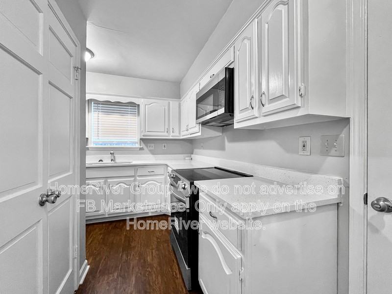 1270 Thrushcross Cv - Photo 3 of 26