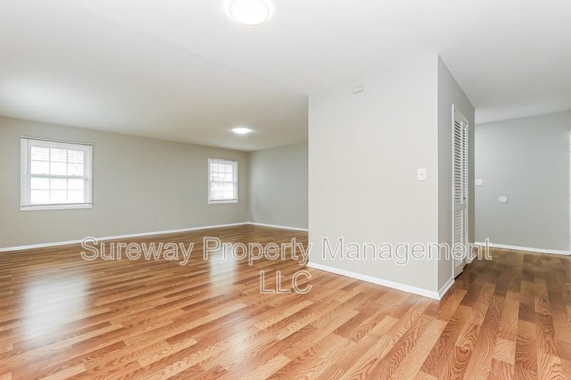 40 Madestone Ln - Photo 3 of 20