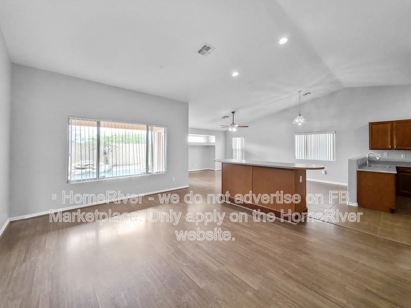 25555 Globe Avenue - Photo 2 of 19