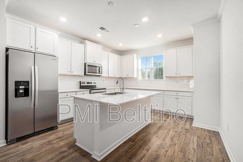 6229 Honeybell Aly - Photo 3 of 30