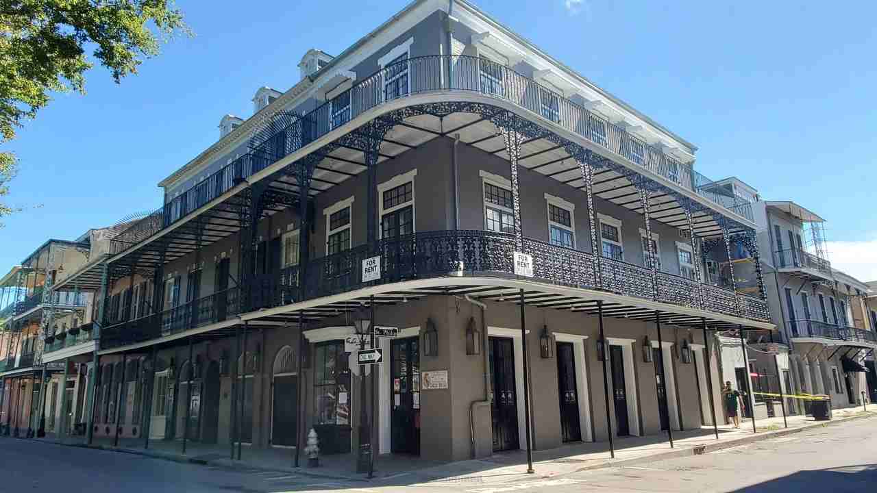 1000 Royal Street - Photo 2 of 7