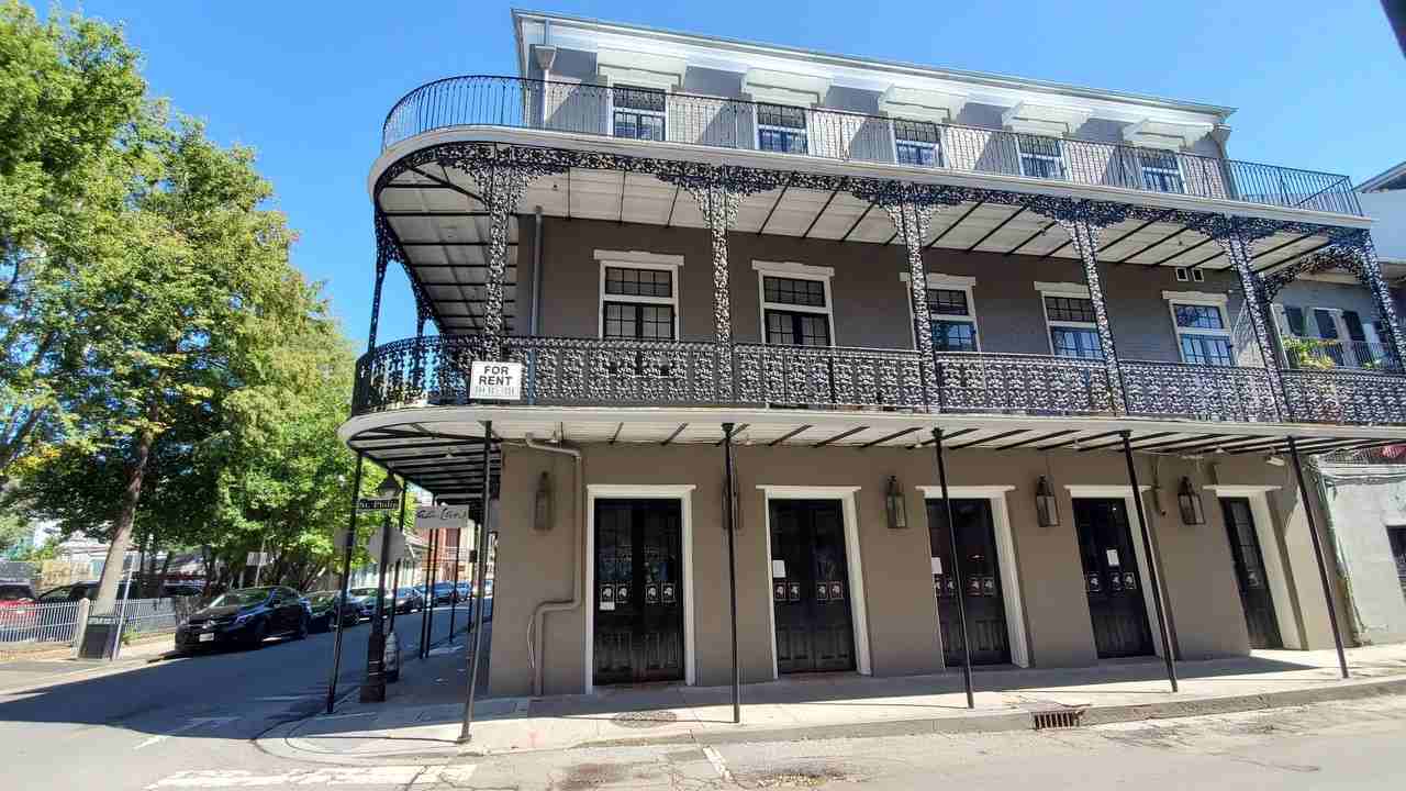 1000 Royal Street - Photo 3 of 7