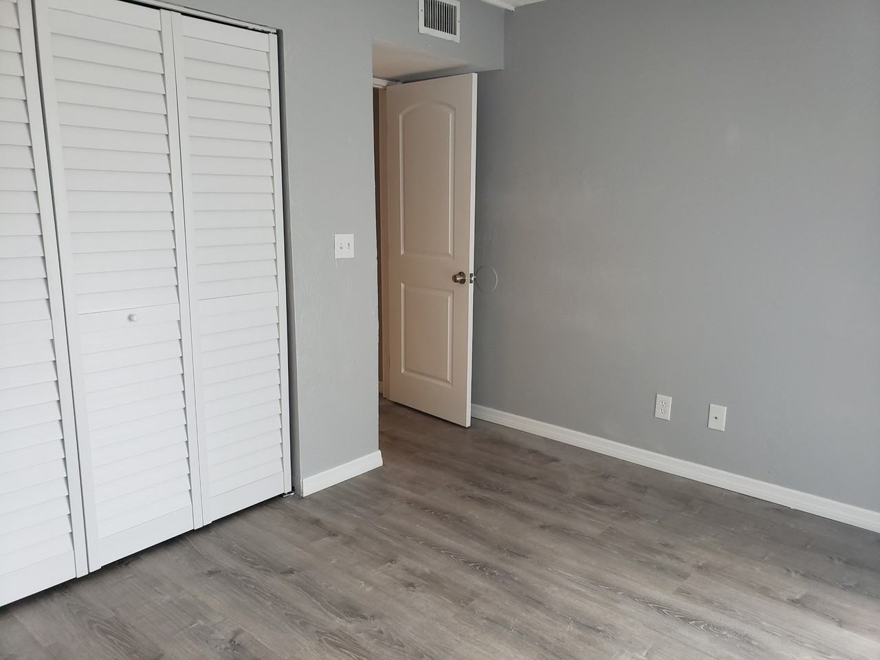 Palmetto Square Apartments - Photo 5 of 12