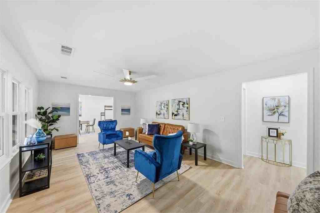 3488 Richmond Drive Southeast - Photo 6 of 36